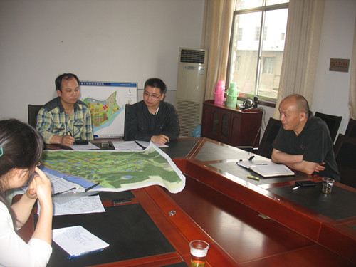 中國(guó)經(jīng)濟(jì)體制改革基金會(huì)公眾意見(jiàn)部參加“湘潭市高新區(qū)綠心地區(qū)控規(guī)”調(diào)研